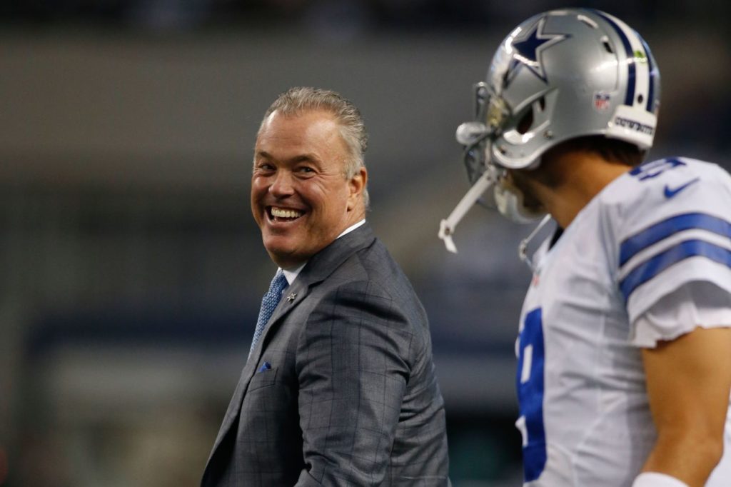 Cowboys Headlines - How Stephen Jones' Hardest Front Office Decision Came in 2016