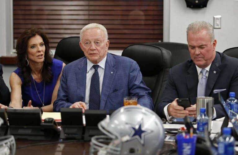 Jerry Jones, Stephen Jones