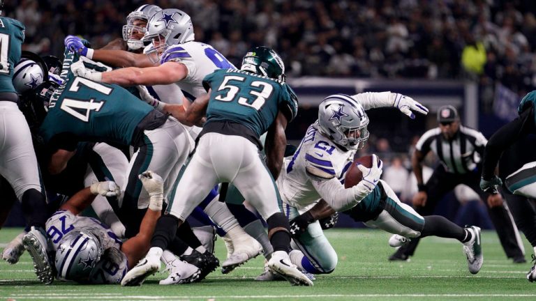 Ezekiel Elliott has Huge Day vs Eagles Thanks to Receiving Prowess