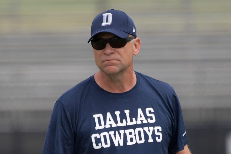 Is Scott Linehan Holding Playoff-Hopeful Cowboys Back on Offense?