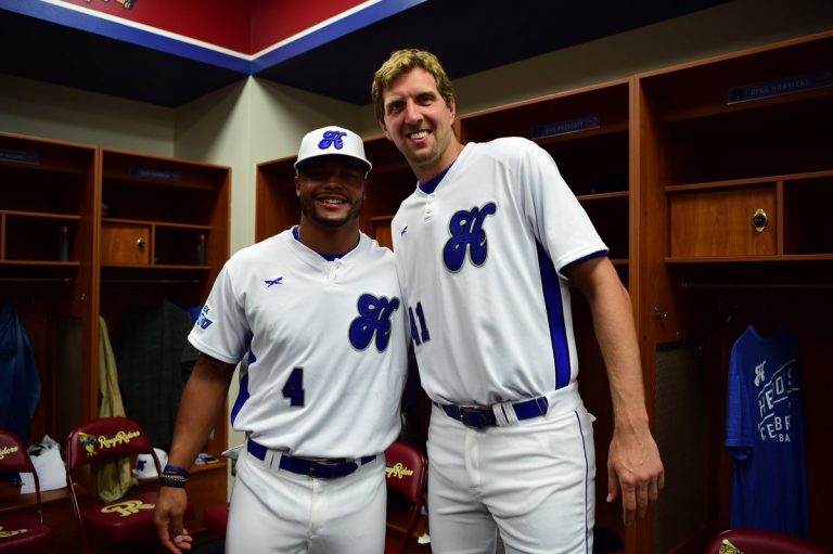 Cowboys Come Out In Full Force To Support Dirk Nowitzki In His Final Game