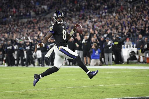 Containing Lamar Jackson Key to Cowboys Victory Tuesday