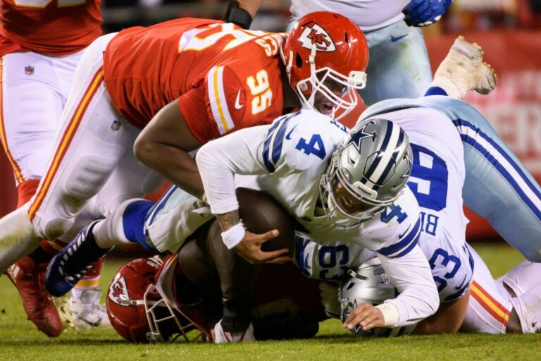 Cowboys Offensive Line Gets Throttled by Chiefs Defense 2