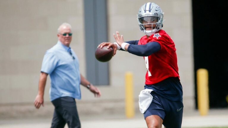 Stepehn Jones on Dak Prescott: "If I was going to bet on anybody, it's No. 4"