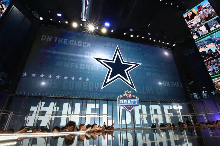 2022 Mock NFL Draft: 2 Prospects the Cowboys Could Trade Up For