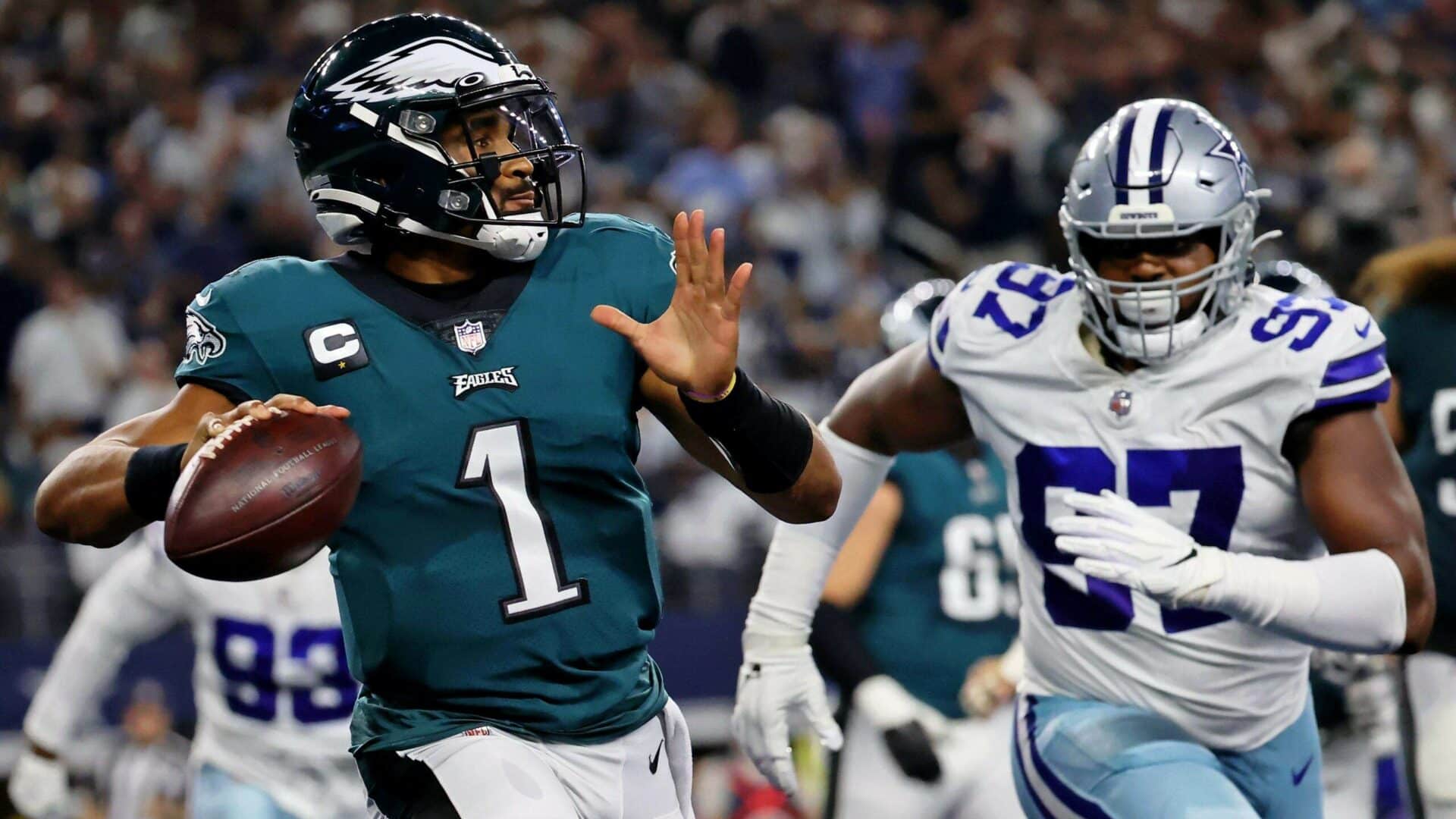 Halftime Report: It's all-Eagles, as Cowboys trail " , "