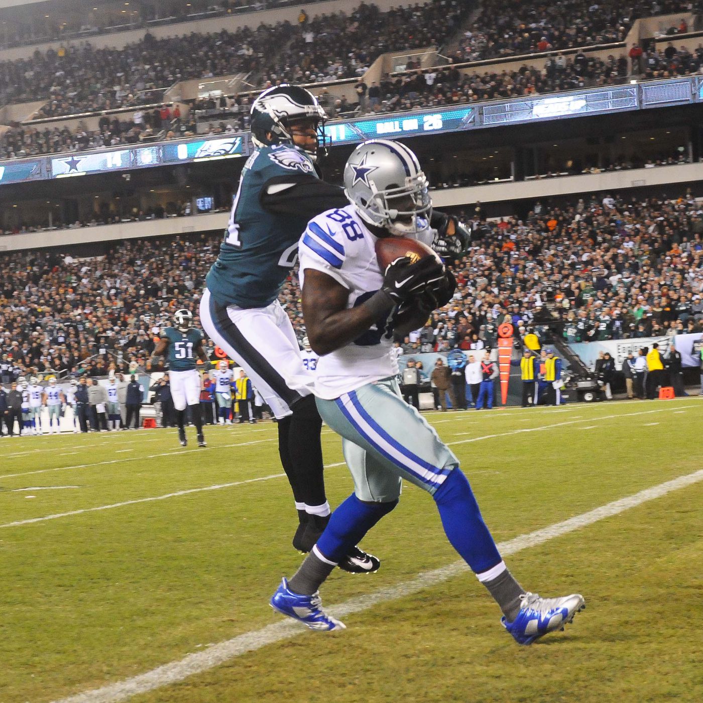 Dez Bryant nearly single-handedly grounded Eagles in 2014 matchup 1