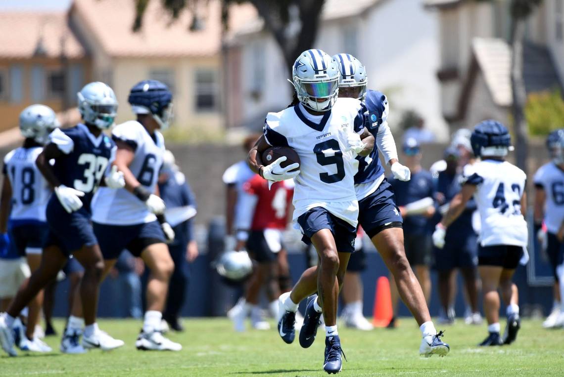 Cowboys' first unofficial depth chart has some surprises 3