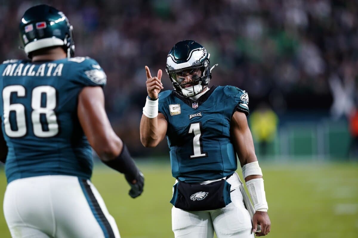 Eagles hold comfortable NFC East lead at midway point